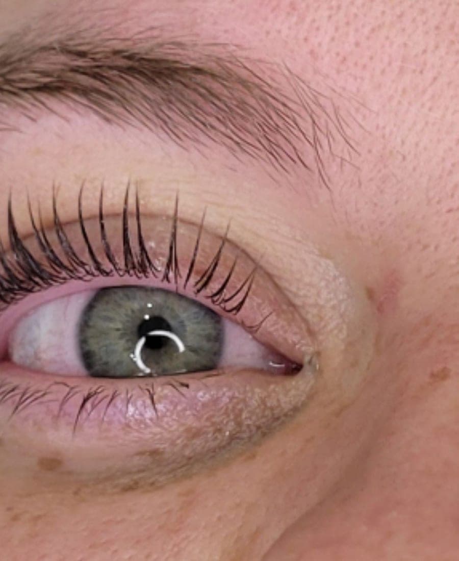 The same client's lashes lifted, curled and tinted